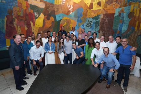 ACM Neto se reúne com base aliada da Câmara de Salvador