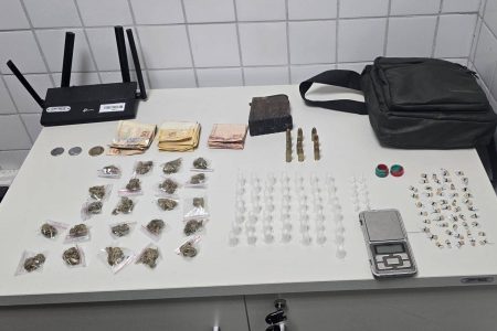 Suspeitos de tráfico de drogas são presos em Salvador