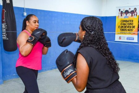 Salvador promove aulão de boxe para mulheres em alusão ao Agosto Lilás; saiba a data