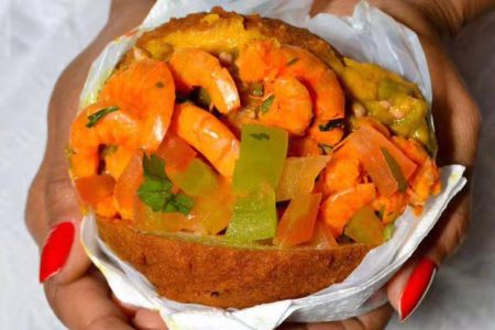 Festival vai distribuir acarajé de graça em Salvador; saiba quando