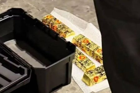 Polícia da Bolívia apreende 189 kg de ouro em jatinho ligado a empresário brasileiro