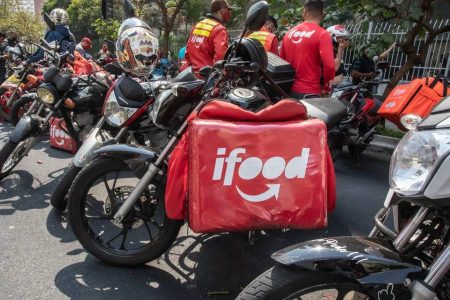 Justiça proíbe INSS de negar benefícios a entregadores do iFood por falta de carteira assinada