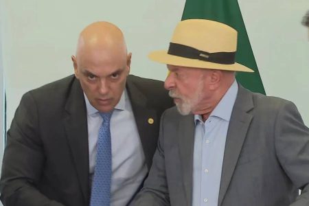 Microfones captam convite de Lula a Moraes para tomar café após cerimônia no Planalto