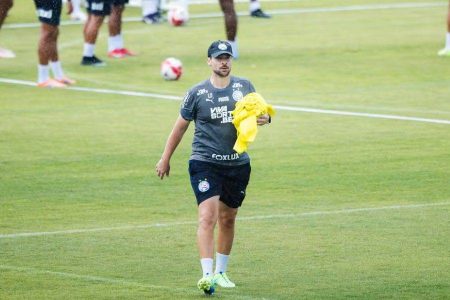 Bahia oficializa saída de auxiliar da comissão de Rogério Ceni