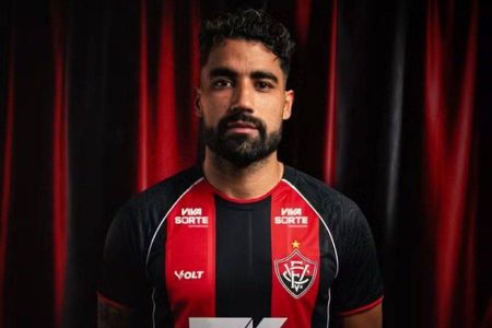 Vitória acerta a contratação do zagueiro argentino Brítez, ex-Fortaleza