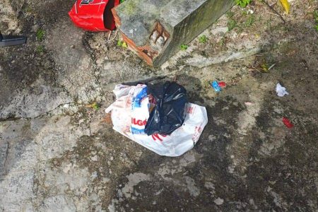 Corpo de bebê é encontrado em saco plástico na RMS e mãe é presa