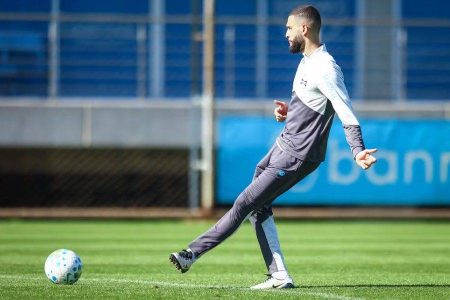 Vitória se aproxima de acordo com Grêmio para contratar Wagner Leonardo