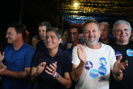 Prefeito de Cruz das Almas oficializa apoio a ACM Neto, que promete Hospital Regional: “Meu compromisso”