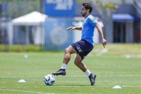 Everton Ribeiro avança na recuperação e participa de parte do treino do Bahia