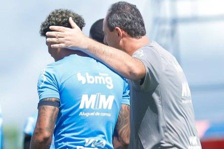 Marcos Victor ganha força na lateral direita do Bahia após saída de Gilberto