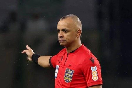 Wilton Pereira perde força para apitar final da Copa após classificação da Argentina