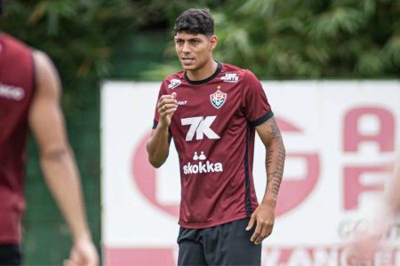 Zé Vitor minimiza lesão e deve reforçar o Vitória contra o Botafogo