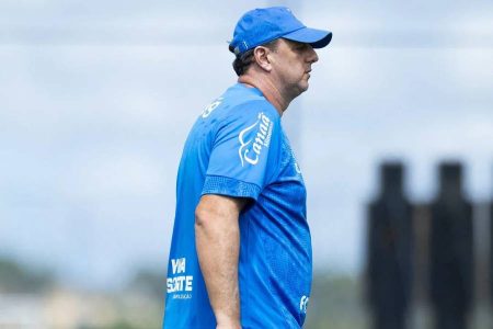 Bahia deve ter mudança na defesa para enfrentar o Corinthians