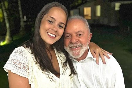 Neta de Lula denuncia assédio moral e diz ter sido chamada de “burra” por homem “progressista”