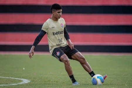 Vitória confirma empréstimo do meia Pablo ao Paysandu