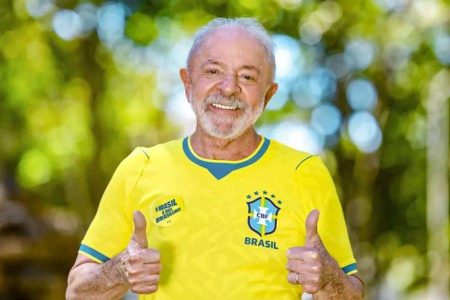 Lula atribui eliminação da Seleção Brasileira na Copa à falta de união: “Não conversavam”