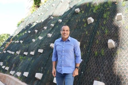 Prefeitura entrega contenção de encosta em Brotas e alcança 608 áreas protegidas