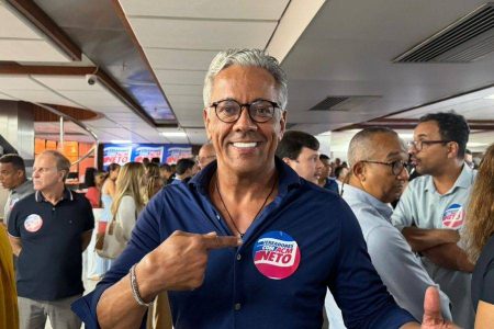 Vereador do PT participa de evento de ACM Neto e critica governo Jerônimo: “Há 20 anos enganando o povo”