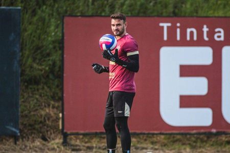 Sem espaço no Vitória, Gabriel Vasconcelos desperta interesse do Ceará por empréstimo