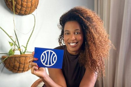 Escritora baiana assina com editora nacional para lançar novo livro focado em mulheres milleniums