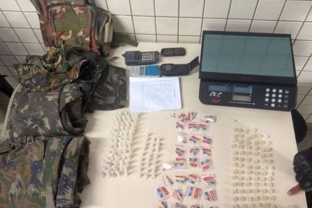Operação em Arembepe termina com prisões e apreensão de drogas após confronto