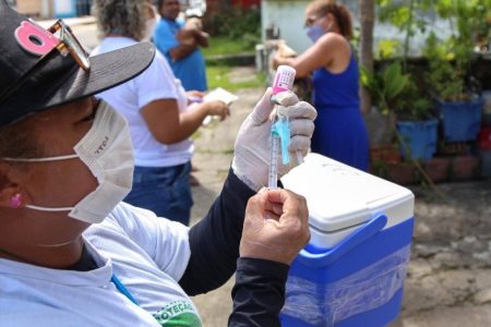 Vacinação antirrábica ganha reforço com equipes volantes neste fim de semana em Salvador