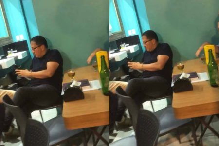 Prefeito de Itabuna é criticado após ignorar jovens que tentavam vender paçoca