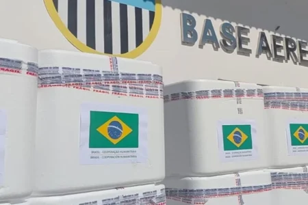 Brasil envia 690 mil doses de vacinas à Venezuela em ação humanitária
