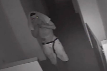 Criminoso invade casa em Piatã, furta objetos e deixa imóvel alagado