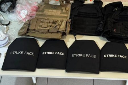 Bunker do Crime: PM encontra coletes balísticos e placas de proteção em casa no bairro São Cristóvão