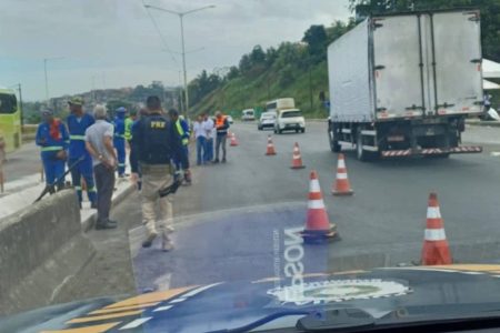 Trecho da BR-324 em Simões Filho volta a ser interditado cinco dias após liberação