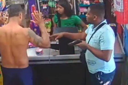 Bandidos invadem mercadinho e rendem clientes e funcionários em Boa Vista de São Caetano