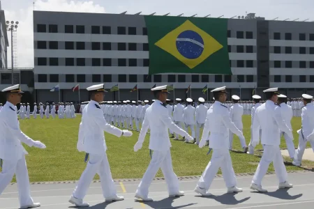 Justiça torna réus militares por postagens críticas à Marinha