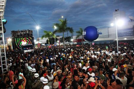 Micareta de Feira 2026 anuncia Léo Santana, Pedro Sampaio e Pablo como primeiras atrações