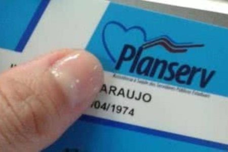 Justiça determina que Planserv reintegre paciente autista ao plano após exclusão por limite de idade
