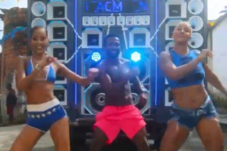 ACM Neto lança jingle de pré-campanha “Dalê” em parceria com O Poeta e Ruivinha