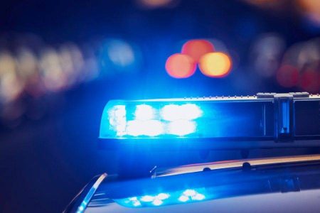 Homem mata irmã a golpes de machado, fere pais e morre após confronto com a PM na Bahia
