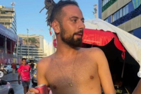Vídeo mostra Cartolouco agredindo ex-namorada em São Paulo; influenciador responde por violência física e psicológica