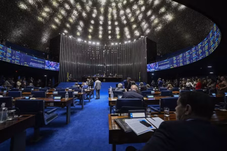 Comissão do Senado aprova projeto que obriga partidos a adotar medidas contra lavagem de dinheiro