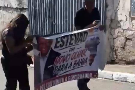 Pré-candidato ao Governo da Bahia, José Estevão participa sozinho do cortejo do 2 de Julho
