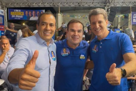 “Salvador deu o recado: cansou do PT”, diz Cacá Leão em encontro político