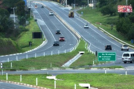 Obras provocam interdições parciais e alterações no trânsito na BA-093 e BA-099