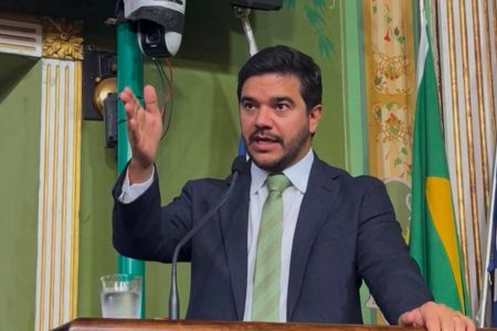 Projeto de Daniel Alves prevê proteção à maternidade para médicas PJ em Salvador