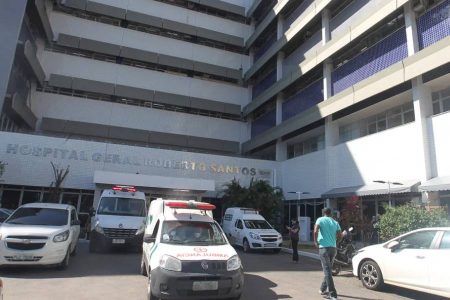 Idoso é atingido por disparos durante confronto entre PMs e suspeitos em Salvador