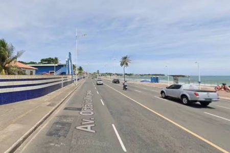 Pedestre de 47 anos morre após ser atingido por ônibus em Itapuã