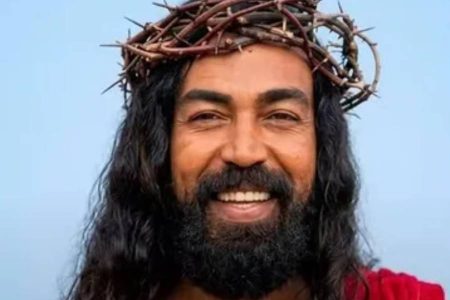 TRE do Piauí intima candidato que usou imagem de Jesus na foto da urna