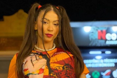 MC Pipokinha é condenada a pagar R$ 100 mil por apresentação de teor sexual diante de adolescentes em MS