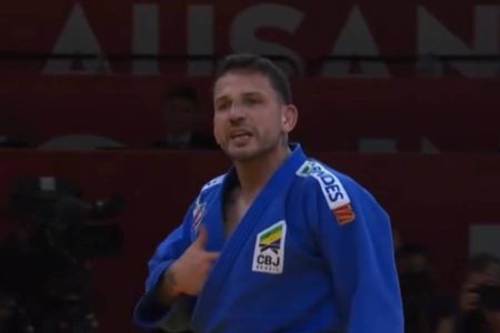 Daniel Cargnin vira luta nos segundos finais e conquista ouro no Grand Slam de Lausanne