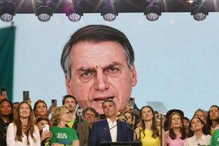 TSE adia reunião sobre vídeo de Bolsonaro gerado por IA e uso de deepfake na campanha