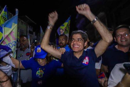 ACM Neto promete hospital regional com UTI em Candeias: “Vamos definir juntos a implantação”